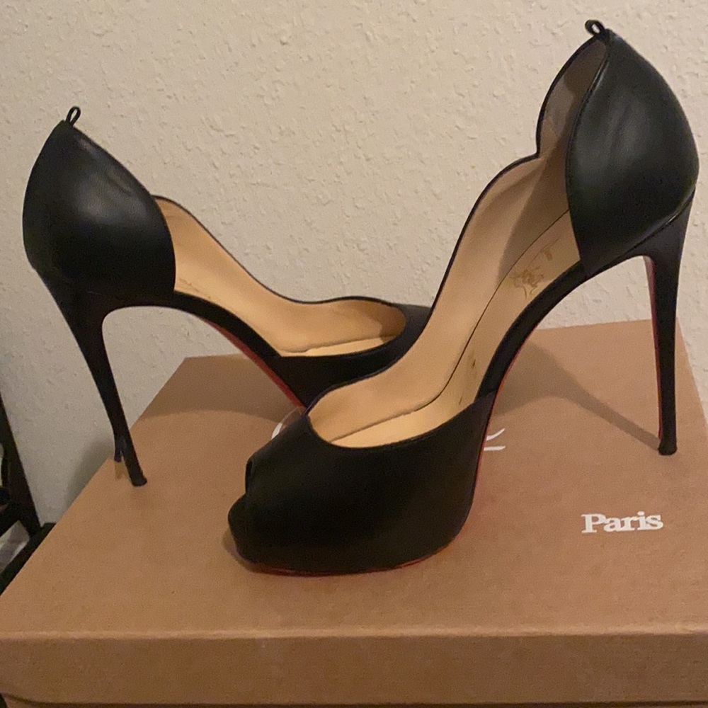 Black peep toe